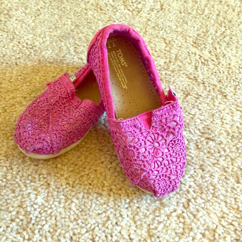 Girls Toms shoes